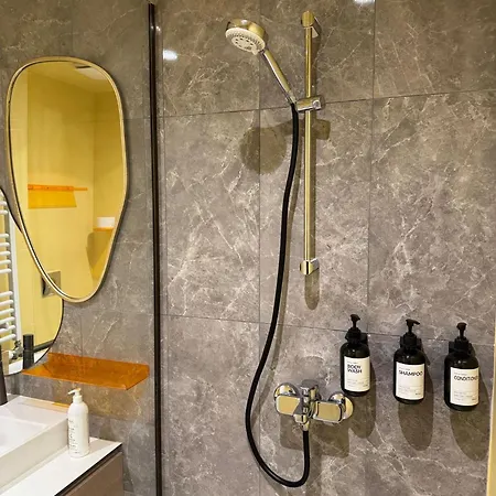 Bw Studio's With Breakfast And Parking 4*